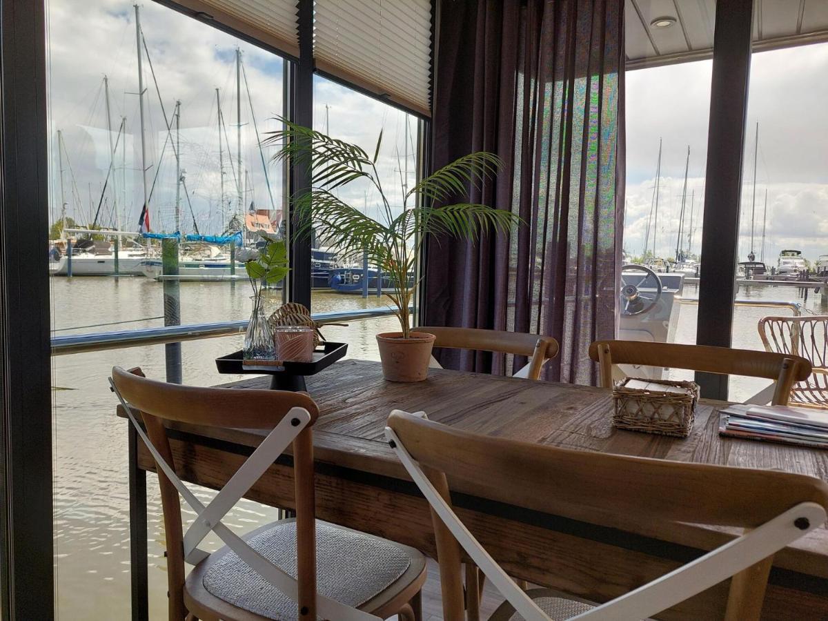 Luxury Houseboat In Volendam Marina Hotel Exterior foto
