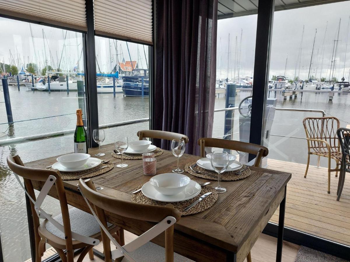Luxury Houseboat In Volendam Marina Hotel Exterior foto
