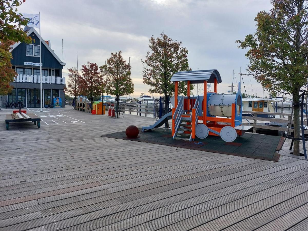 Luxury Houseboat In Volendam Marina Hotel Exterior foto