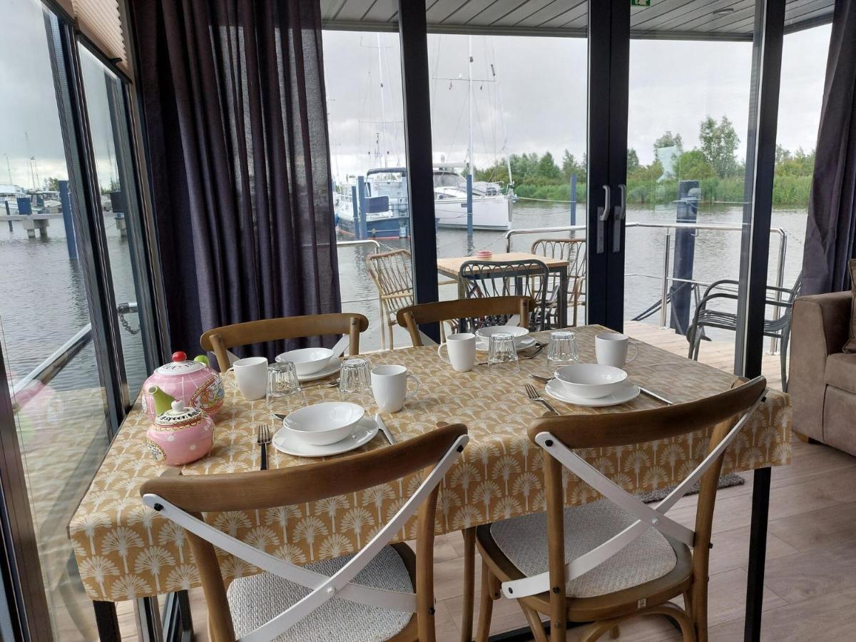 Luxury Houseboat In Volendam Marina Hotel Exterior foto