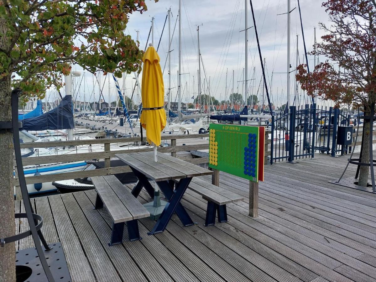 Luxury Houseboat In Volendam Marina Hotel Exterior foto